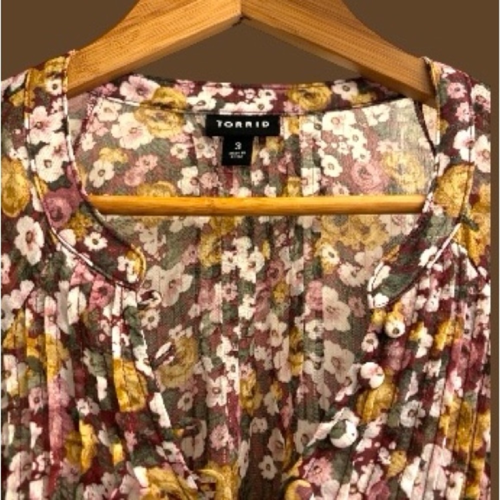 Torrid 3X Blouse Long Sleeve Fall Floral Metallic Thread Button Details Relaxed - Picture 7 of 14